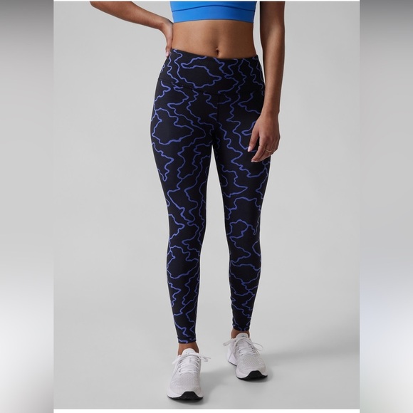 Athleta Pants - Athleta Elation Train‎ Textured 7/8 tight black and grey leggings